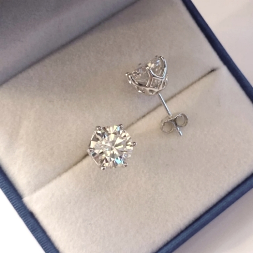 RESERVED-4 CARAT MOISSANITE STUDS - Picture 2 of 13